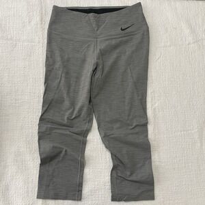 Nike Women's Small Leggings Dri Fit Gray Cropped Compression Gym Running